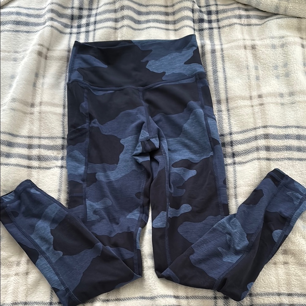 Aerie Women’s Blue Camouflage Leggings